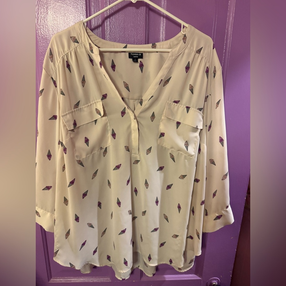 Torrid Ivory/Pink Blouse with ice cream cones